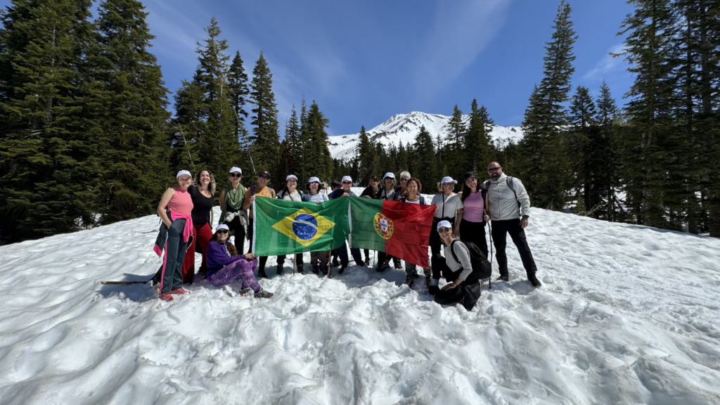 Grupo completo da Imersão Monte Shasta reunido para foto